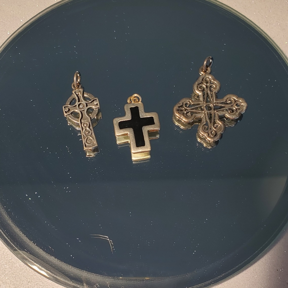 Cross Pendants - Picture 2 of 3